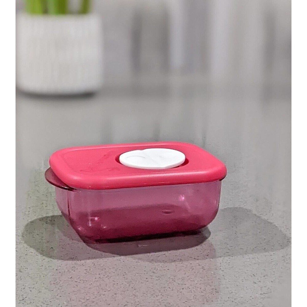 Tupperware Rock N Serve Rectangular Microwave Container 1 Cup Red New